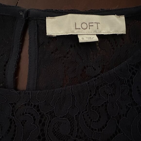 LOFT LACE, BELL-SLEEVED TOP:PREOWNED NAVY SMALL - Picture 9 of 9